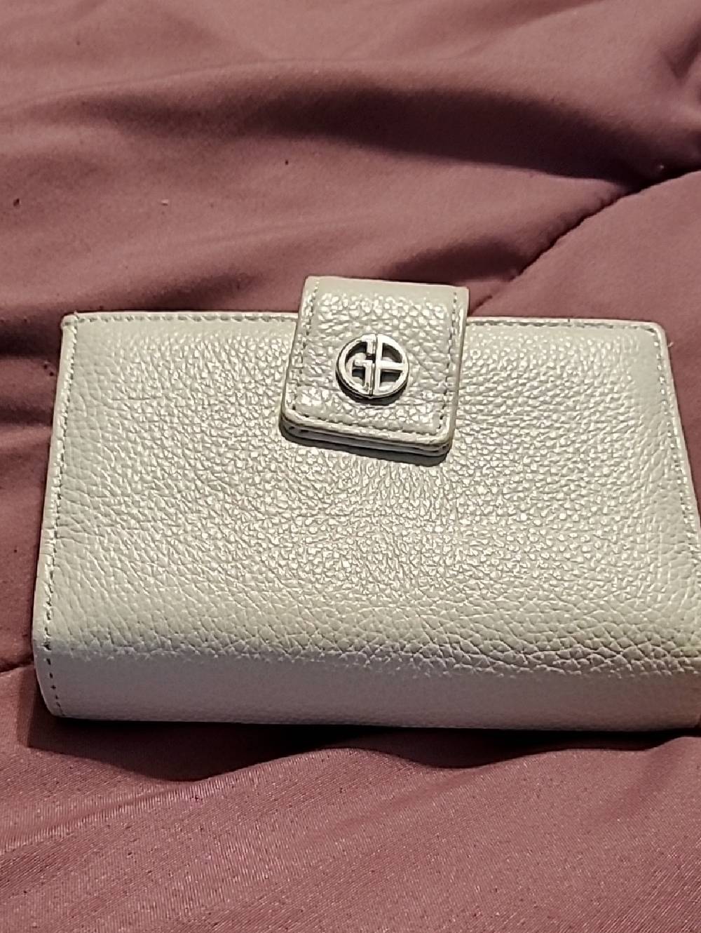 GB White Leather Wallet with Snap Closure